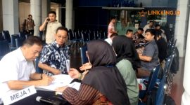 ADMINISTRASI. Potret kepala daerah terpilih saat mengikut cek kesehatan jelang pelantikan di Kemendagri. (Doc.Dwi/detikcom/Linkking.id)