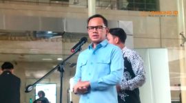 SAMBUTAN. Wakil Menteri Dalam Negeri (Wamendagri), Bima Arya Sugiarto, saat melangsungkan konferensi pers bersama awak media. (Dwi Rahmawati/detikcom/Linkking.id)