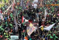 PADAT. Potret demo ojol beberapa tahun lalu hingga membuat macet jalan raya Ibu Kota Jakarta. (Shafira Cendra Arini/Detikcom/Linkking.id)