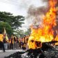 ORASI. Potret demo mahasiswa antara lain memprotes pemangkasan anggaran pendidikan. (doc.BBC/Linkking.id)