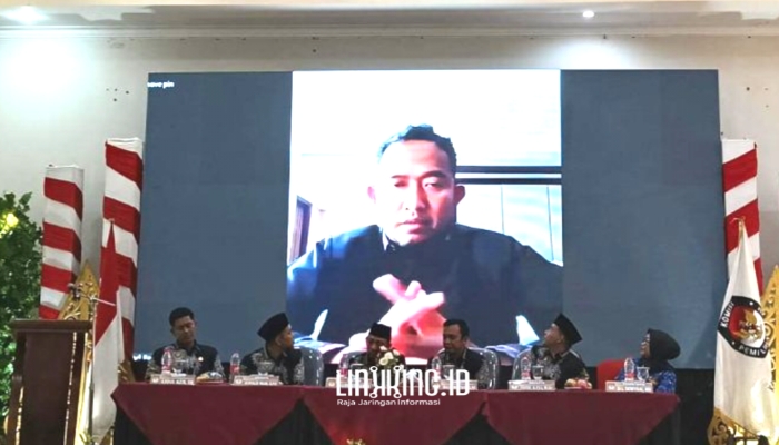KEGIATAN. Potret penyerahan SK pengesahan dan usulan pengesahan Bupati dan Wakil Bupati Sumenep terpilih, di Hotel El-Malik, oleh KPU ke DPRD., Jumat, 7 Februari 2025. (doc.Redaksi Linkking.id)