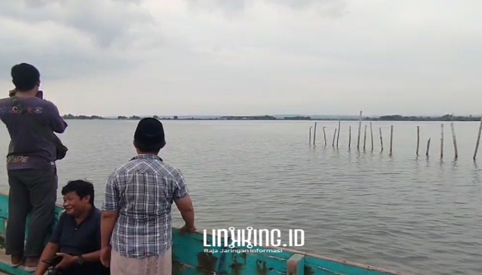 POLEMIK. Potret kawasan pesisir dan laut yang terletak di Dusun Tapakerbau, Kecamatan Gapura, Sumenep, hingga saat ini masih berpolemik. (doc.Kompascom/Linkking.id)