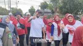 BERMASYARAKAT. Potret Bupati Sumenep, Achmad Fauzi Wongsojudo, dalam sebuah acara JJS beberapa tahun lalu. (doc.Redaksi Linkking.id)