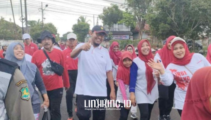 BERMASYARAKAT. Potret Bupati Sumenep, Achmad Fauzi Wongsojudo, dalam sebuah acara JJS beberapa tahun lalu. (doc.Redaksi Linkking.id)