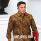 PROFIL. Potret Seskab, Teddy Indra Wijaya, saat menjalani tugas di Istana Negara. (doc.laman setkab.go.id/Linkking.id)