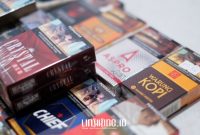 BERVARIASI. Potret beragam merek rokok murah yang kini diminati masyarakat di tengah tren downtrading akibat kenaikan cukai. (doc.komunitas kretek/linkking.id)