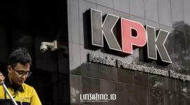 GEDUNG. Potret petugas melintas di depan Gedung KPK, Jakarta, belum lama ini. (doc.ANTARA FOTO/Aprillio Akbar/Linkking.id)