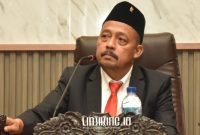 RAPAT PARIPURNA. Potret Ketua DPRD Sumenep, H. Zainal Arifin, saat menjadi pimpinan sidang. (Dok. Redaksi Linkking.id)