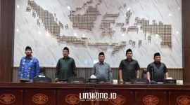 ACARA. Potret rapat paripurna pembahasan Raperda tentang Pendidikan Wawasan Kebangsaan di Gedung DPRD Sumenep. (Dok. Redaksi Linkking.id)