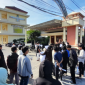 DEMONSTRASI: Mahasiswa STKIP PGRI Sumenep menggelar aksi di depan kampus menuntut pemecatan dosen yang diduga terlibat skandal asusila, Selasa (25/3/2025).