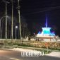 MONUMEN: Tugu Keris yang menjadi ikon Sumenep terlihat terang di malam hari di kawasan perbatasan Sumenep-Pamekasan, Kecamatan Pragaan (Dok. Redaksi)
