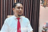 BERWIBAWA: Kepala Dinas Pendidikan Sumenep, Agus Dwi Saputra, memastikan bahwa peserta PPG yang telah terdaftar tetap bisa melanjutkan seleksi meskipun ada pengurangan kuota secara nasional. (dok. redaksi linkking.id)