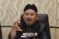 TEGAS: Kepala Bappeda Sumenep, Arif Firmanto, saat membahas strategi pengembangan blue economy dan konektivitas kepulauan dalam audiensi bersama tim Bappenas. (Dok.Redaksi Linkking.id)