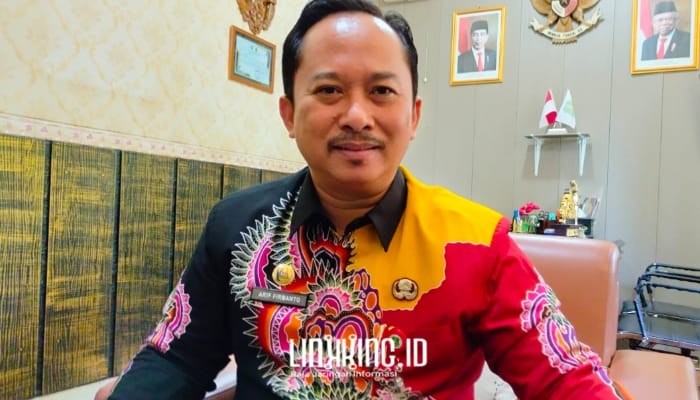 POTRET: Kepala Bappeda Sumenep, Arif Firmanto, saat membahas strategi lintas sektor dalam penyusunan Rencana Penanggulangan Kemiskinan Daerah (RPKD) 2025-2029. (Dok. Redaksi Linkking)