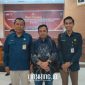 FOTO BERSAMA: Perwakilan KPU Sumenep berfoto bersama usai menghadiri Rakor Finalisasi Infografis Pilkada 2024 di Malang. Rakor ini bertujuan untuk menyusun laporan Pilkada yang lebih informatif dan transparan. (Dok. Redaksi Linkking)