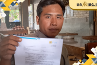 KORBAN: Jailani menunjukkan surat Panggilan 2 yang diterima dari Benny tertanggal 16 April 2025. ( Dok. Redaksi)