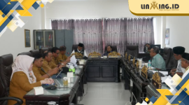 RAPAT: Suasana rapat kerja pembahasan awal Raperda tentang Keris di ruang Komisi IV, Senin (21/4/2025).