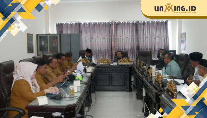 RAPAT: Suasana rapat kerja pembahasan awal Raperda tentang Keris di ruang Komisi IV, Senin (21/4/2025).
