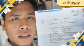 KORBAN: Jailani, menunjukkan surat panggilan yang berisi tagihan denda sebesar Rp. 33 Juta lebih ( Dok. Redaksi)
