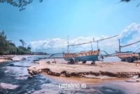 EKSOTIS. Perahu-perahu nelayan bersandar di muara sumber air tawar yang langsung mengalir ke laut di Pantai Badur, Desa Badur, Sumenep. Potensi alam yang menjadi denyut baru ekonomi warga. (Dok. Faizal Aziz/Linkking.id)
