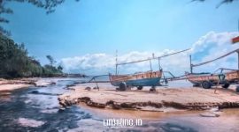 EKSOTIS. Perahu-perahu nelayan bersandar di muara sumber air tawar yang langsung mengalir ke laut di Pantai Badur, Desa Badur, Sumenep. Potensi alam yang menjadi denyut baru ekonomi warga. (Dok. Faizal Aziz/Linkking.id)