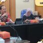 AGENDA:  Arif Firmanto (Pegang Mic) saat  acara ranwal RPJMD Kabupaten Sumenep 2025–2029 bersama Bappeda Provinsi Jawa Timur di Surabaya, Kamis (24/4/2025). (Dok Redaksi)