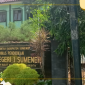 LOKASI : Tampak depan gedung SMP Negeri 1 Sumenep yang berlokasi di Jalan Payudan Barat, Kabupaten Sumenep, Jawa Timur.