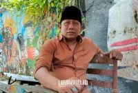 PROFIL. Akh. Raisul Kawim, CEO PT Blarak Jaya Global, saat berbincang tentang semangat Bung Karno di tengah suasana artistik. (dok. Redaksi Linkking.id)