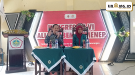 SERIUS: Arif Firmanto, Kepala Bappeda Sumenep saat menyampaikan materi di acara Kongres VI Aliansi BEM Sumenep di Aula INKADHA, Beraji Gapura Sumenep.