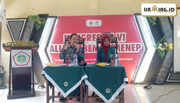 SERIUS: Arif Firmanto, Kepala Bappeda Sumenep saat menyampaikan materi di acara Kongres VI Aliansi BEM Sumenep di Aula INKADHA, Beraji Gapura Sumenep.