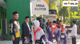 MABRUR: Sejumlah jemaah haji asal Sumenep tiba di tanah air dan disambut petugas di lokasi penyambutan kloter.