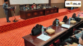 PARIPURNA: Suasana Rapat Paripurna DPRD Kabupaten Sumenep saat penyampaian penjelasan tiga Raperda strategis tahun anggaran 2025, dipimpin oleh Ketua DPRD H. Zainal Arifin dan dihadiri Wakil Bupati KH. Imam Hasyim, Rabu (2/7).
