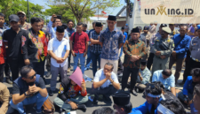 AKSI: demonstrasi PMII Sumenep menyoroti lemahnya penegakan aturan tata niaga tembakau di depan kantor DPRD Sumenep. 